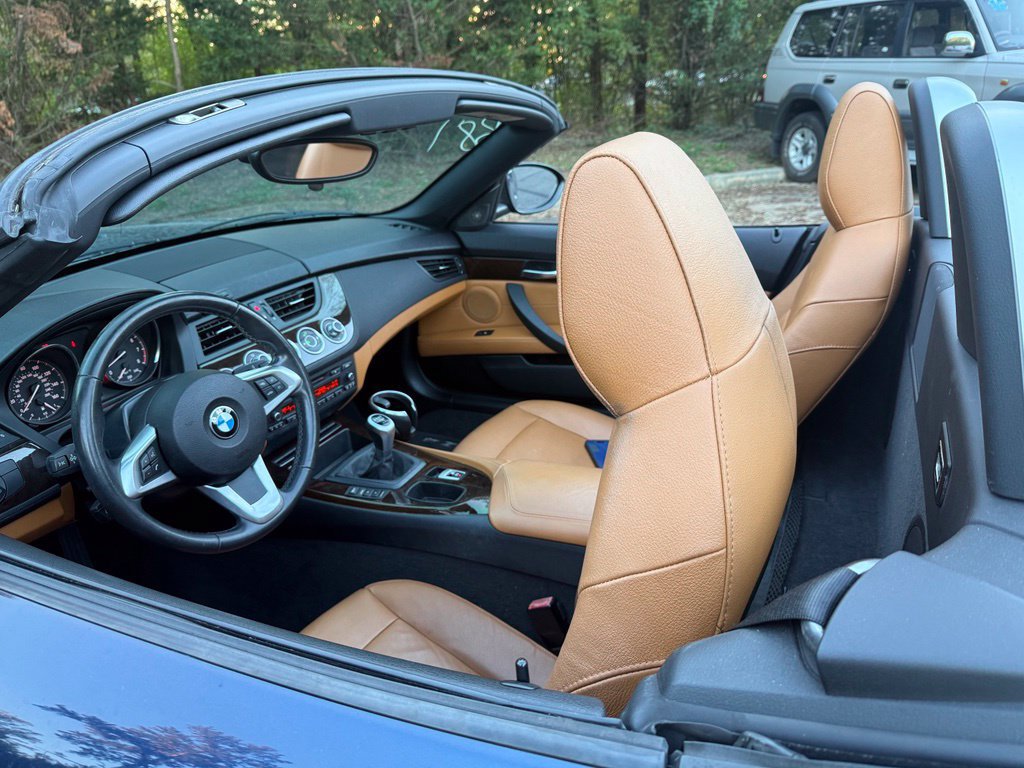 Used 2011 BMW Z4 sDrive30i RWD image 9