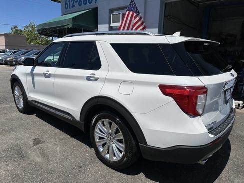 Used 2022 Ford Explorer Limited w/ Hybrid Equipment Group 310A RWD image 6
