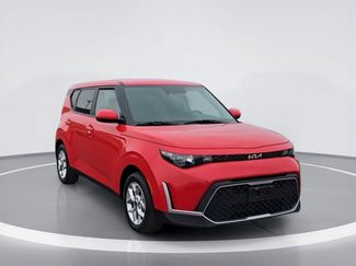 Used 2024 Kia Soul LX w/ Option Group 015 FWD video 2
