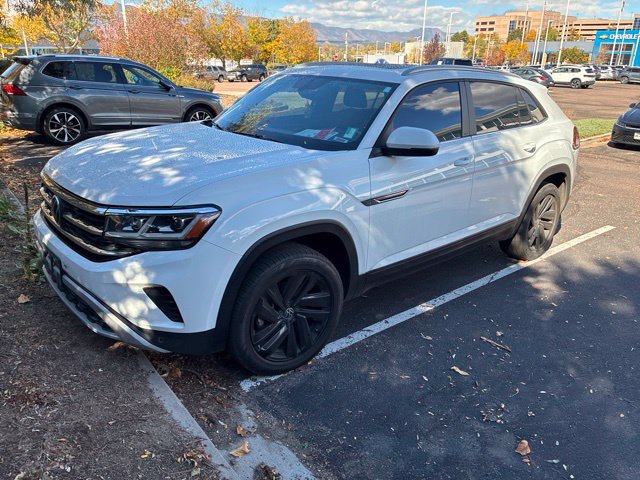 Used 2022 Volkswagen Atlas Cross Sport SE AWD/4WD image 2