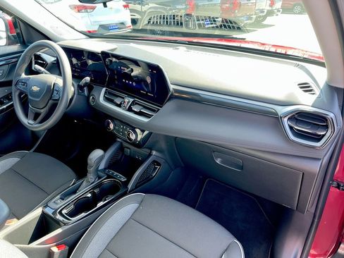Used 2024 Chevrolet TrailBlazer LT w/ Driver Confidence Package image 23