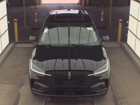 Used 2025 Lincoln Aviator AWD w/ Jet Appearance Package image 2