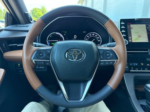 Used 2020 Toyota Avalon Limited w/ Advanced Safety Package FWD image 19