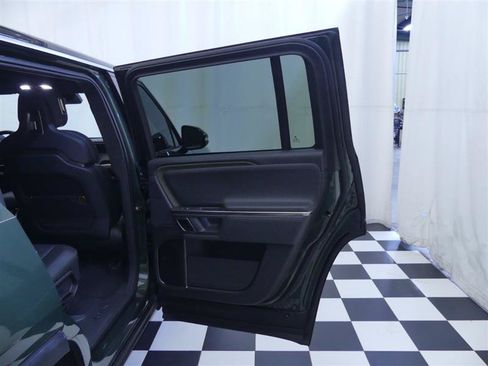 Used 2023 Rivian R1S Adventure AWD/4WD image 31