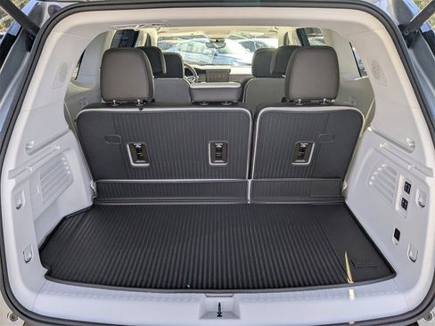 New 2026 GMC Acadia Denali w/ Super Cruise Package image 13