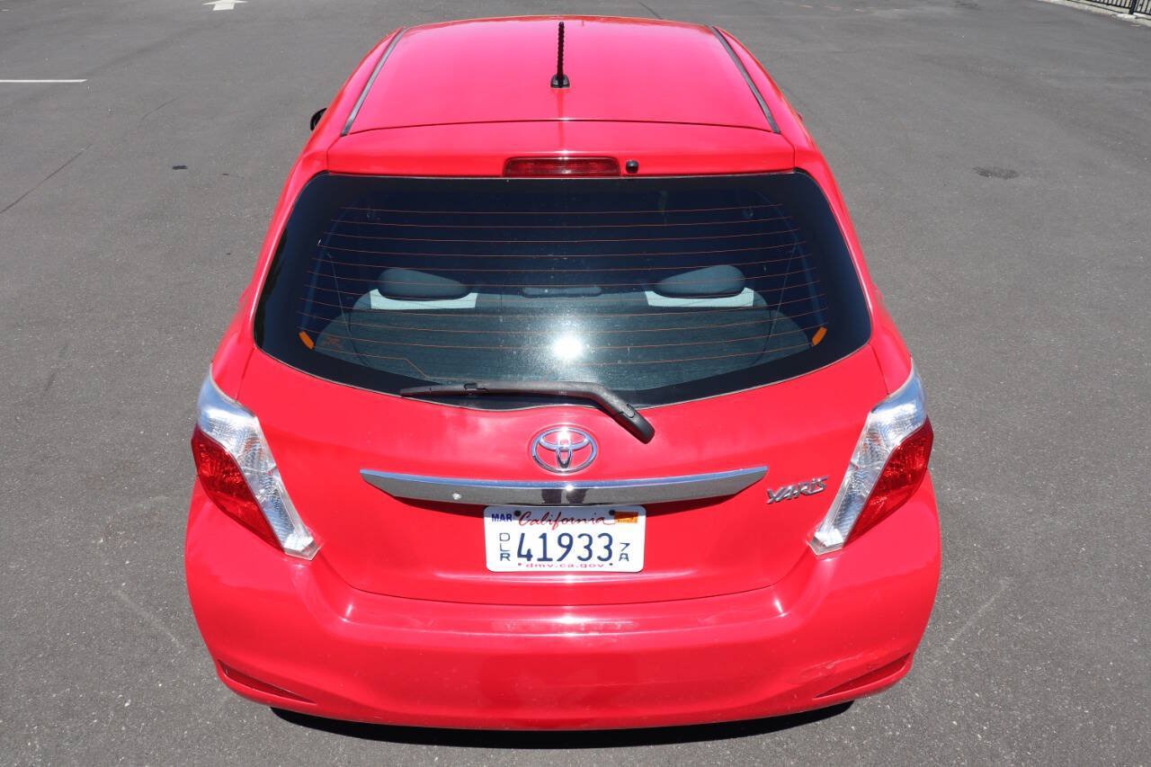 Used 2014 Toyota Yaris L FWD image 7