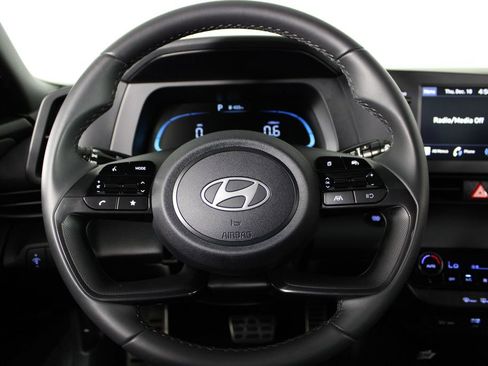 Certified 2025 Hyundai Elantra Sport image 8