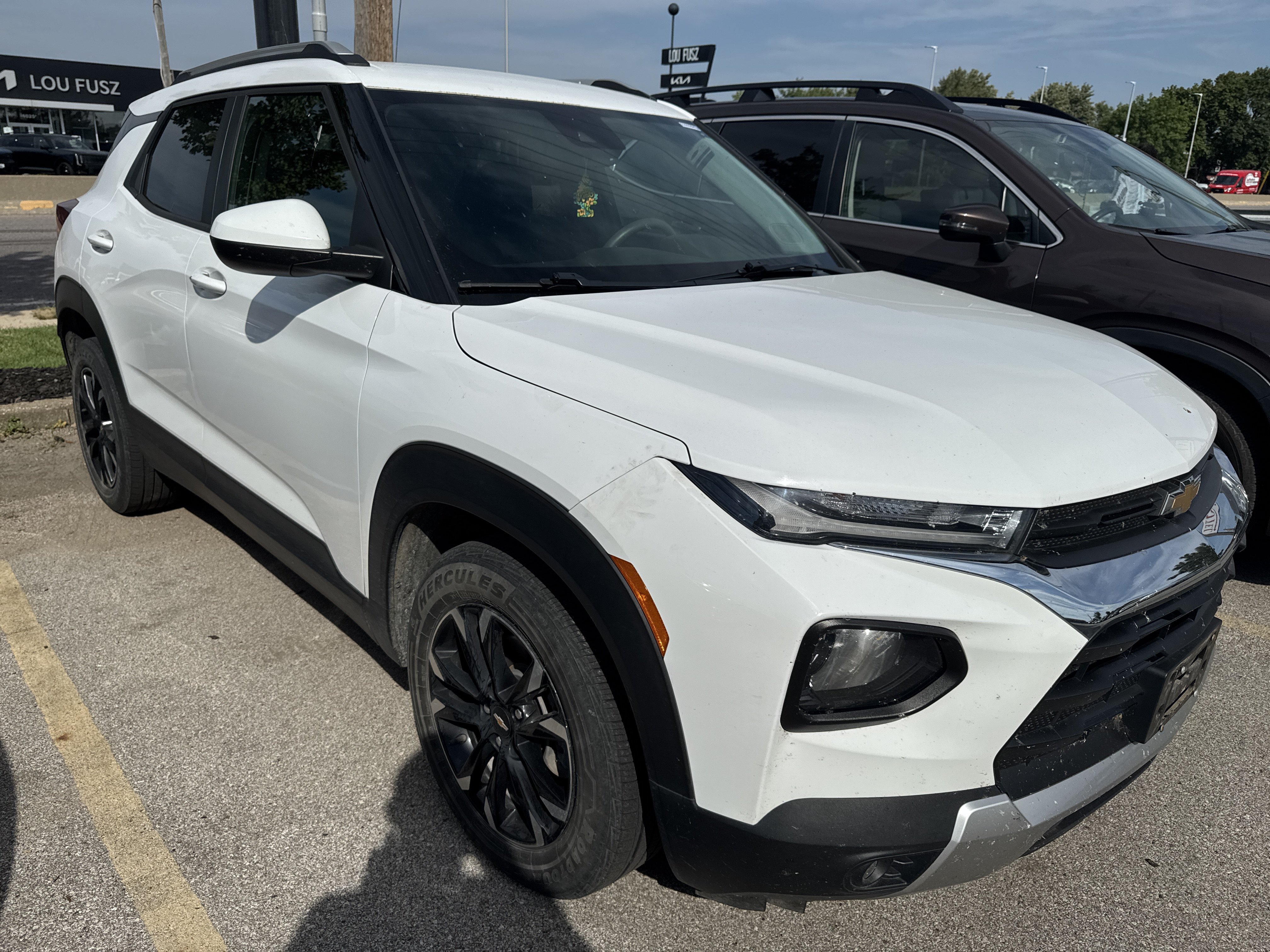 Used 2021 Chevrolet TrailBlazer LT w/ Convenience Package FWD image 1