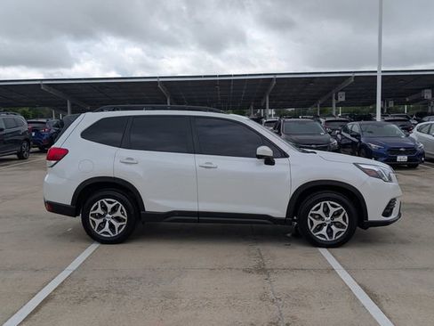 Used 2024 Subaru Forester Premium AWD/4WD image 6