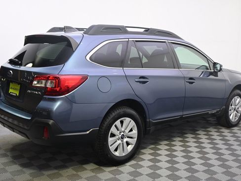 Used 2018 Subaru Outback 2.5i Premium image 7