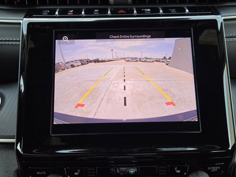 New 2025 Jeep Grand Cherokee Laredo X w/ Luxury Tech Group I image 15