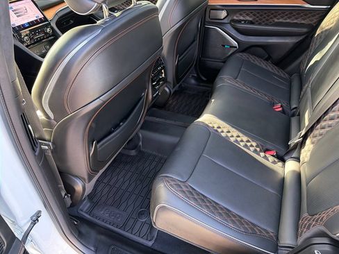 Used 2023 Jeep Grand Cherokee Summit AWD/4WD image 36