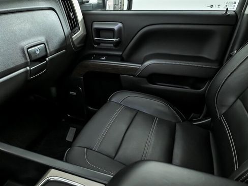 Used 2018 GMC Sierra 2500 Denali w/ Duramax Plus Package AWD/4WD image 30