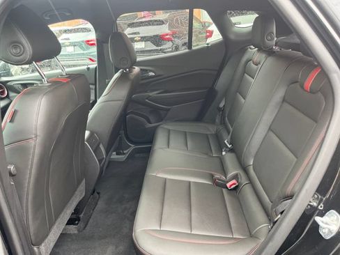 Used 2024 Chevrolet Trax RS FWD image 23