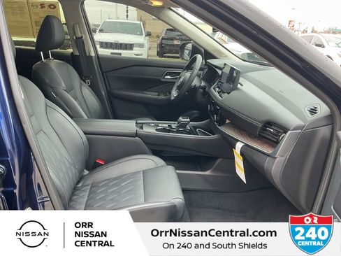 Used 2024 Nissan Rogue Platinum w/ Platinum Premium Package image 9