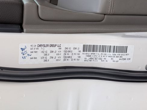 Used 2011 Jeep Grand Cherokee Laredo AWD/4WD image 24