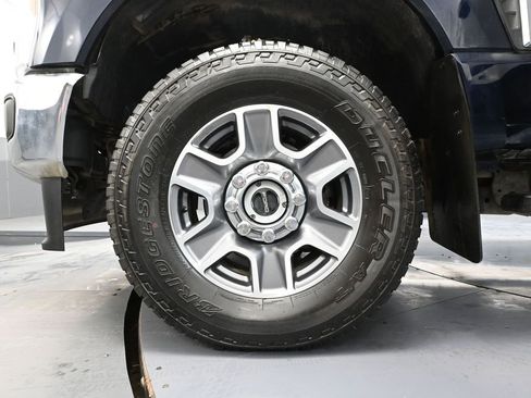 Used 2023 Ford F250 Lariat w/ FX4 Off-Road Package image 17