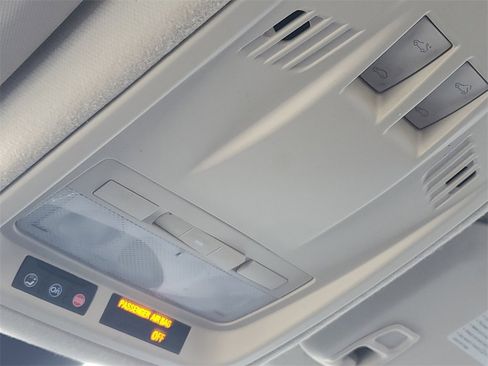 Used 2017 Chevrolet Cruze Premier image 20