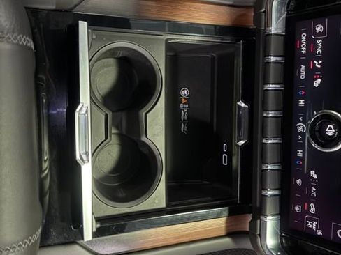 Certified 2025 GMC Yukon Denali image 23