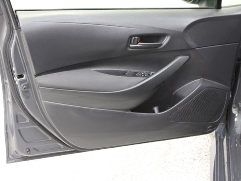 Used 2025 Toyota Corolla LE FWD image 12