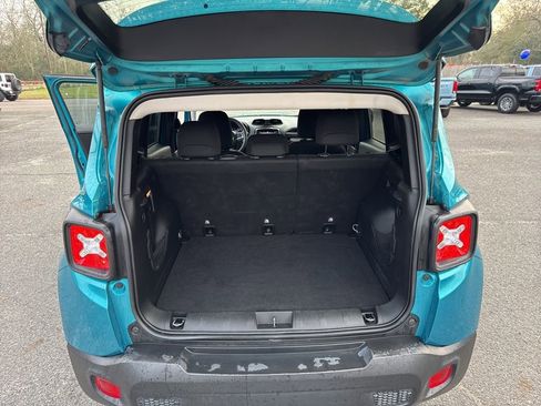 Used 2019 Jeep Renegade Latitude image 28