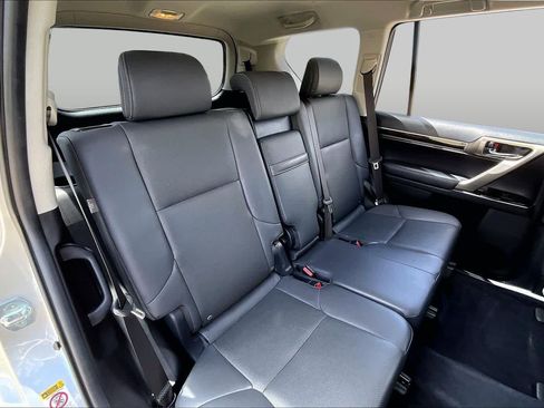 Used 2019 Lexus GX 460 w/ Navigation Package AWD/4WD image 17