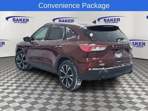 Used 2021 Ford Escape SE w/ SE Sport Appearance Package image 3