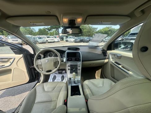Used 2010 Volvo XC60 T6 image 11