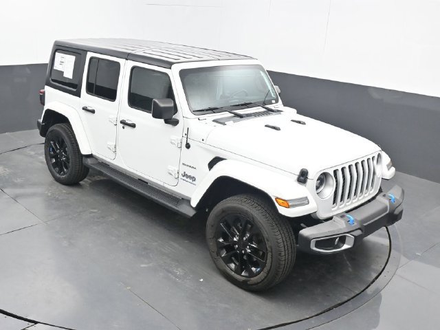 Used 2023 Jeep Wrangler Unlimited Sahara w/ Cold Weather Group AWD/4WD image 50