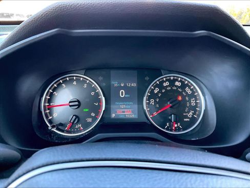 Used 2022 Toyota RAV4 XLE image 25