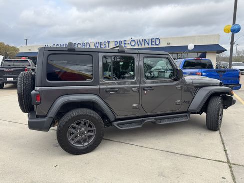 Used 2024 Jeep Wrangler Sport S image 4
