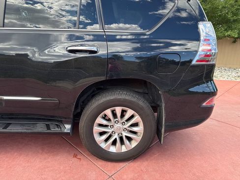 Used 2019 Lexus GX 460 Premium w/ Premium Package AWD/4WD image 39