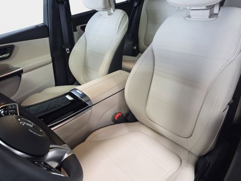 Certified 2025 Mercedes-Benz GLC 300 image 15