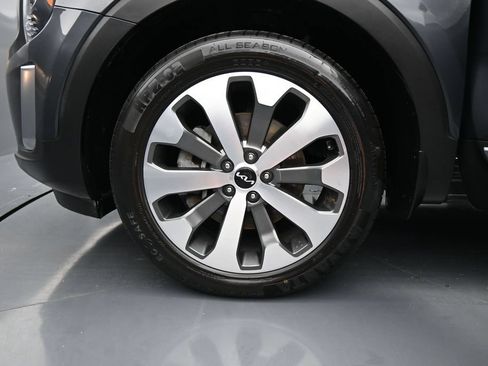 Used 2022 Kia Telluride S FWD image 32