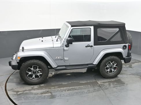 Used 2018 Jeep Wrangler Sahara w/ Connectivity Group image 33