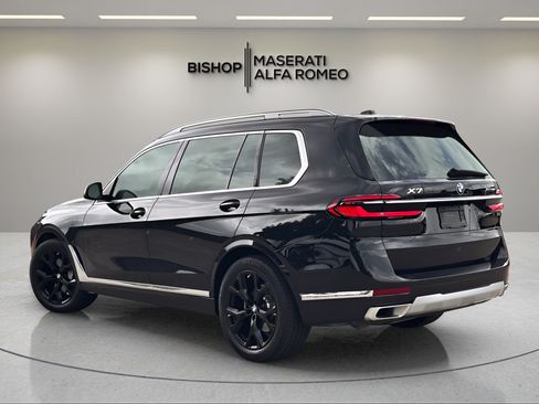 Used 2025 BMW X7 xDrive40i w/ Premium Package AWD/4WD image 3