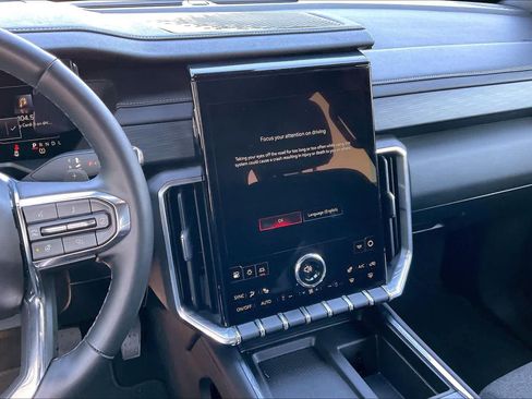 Used 2025 GMC Acadia Elevation image 6