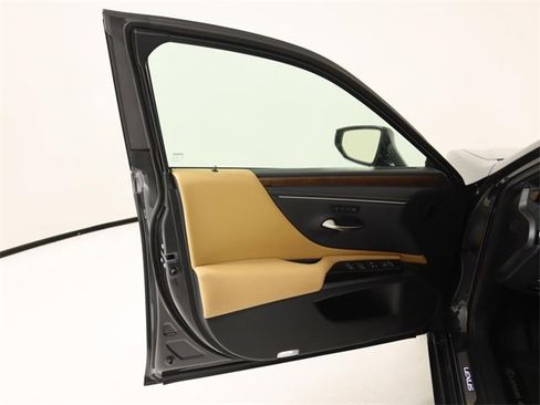 New 2025 Lexus ES 350 w/ Premium Package image 10