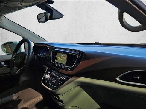 Used 2019 Chrysler Pacifica Touring Plus w/ Tire & Wheel Group image 24