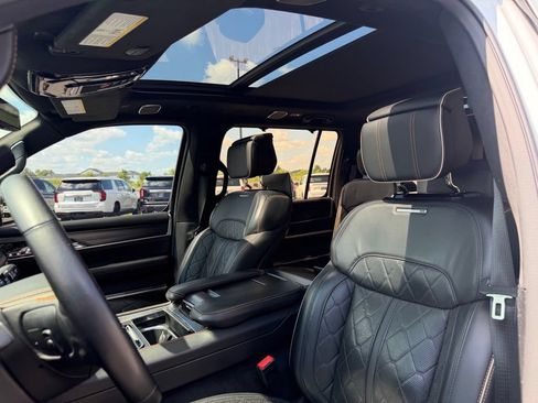 Used 2023 Jeep Grand Wagoneer Series III w/ Rear Seat Video Group 1 AWD/4WD image 22