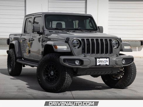 Used 2022 Jeep Gladiator Overland AWD/4WD image 1