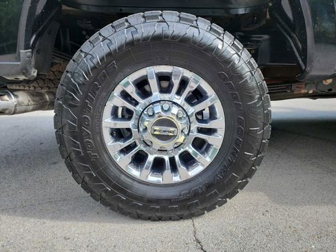 Used 2020 Ford F350 XLT w/ XLT Premium Package image 13