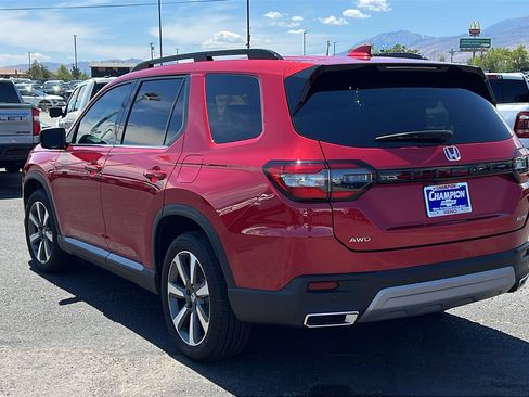Used 2025 Honda Pilot Elite image 7
