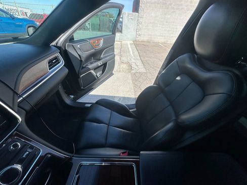 Used 2017 Lincoln Continental w/ Equipment Group 500A image 9