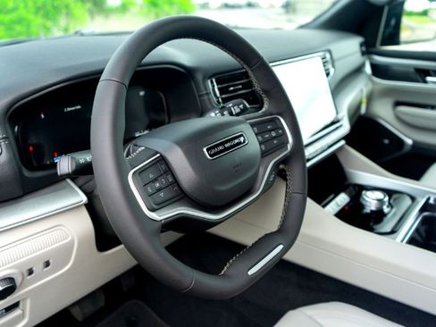 New 2026 Jeep Grand Wagoneer 2WD image 9