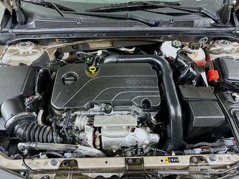 Used 2024 Chevrolet Malibu LT image 30