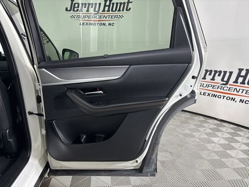 Used 2024 MAZDA CX-90 3.3 Turbo w/ Preferred Plus image 25