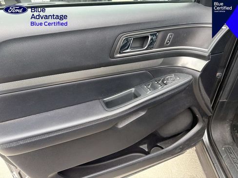 Used 2018 Ford Explorer XLT w/ Equipment Group 202A FWD image 24