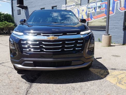 New 2027 Chevrolet Equinox LT w/ Convenience Package II AWD/4WD image 2