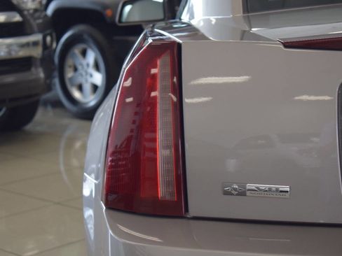 Used 2005 Cadillac XLR image 39